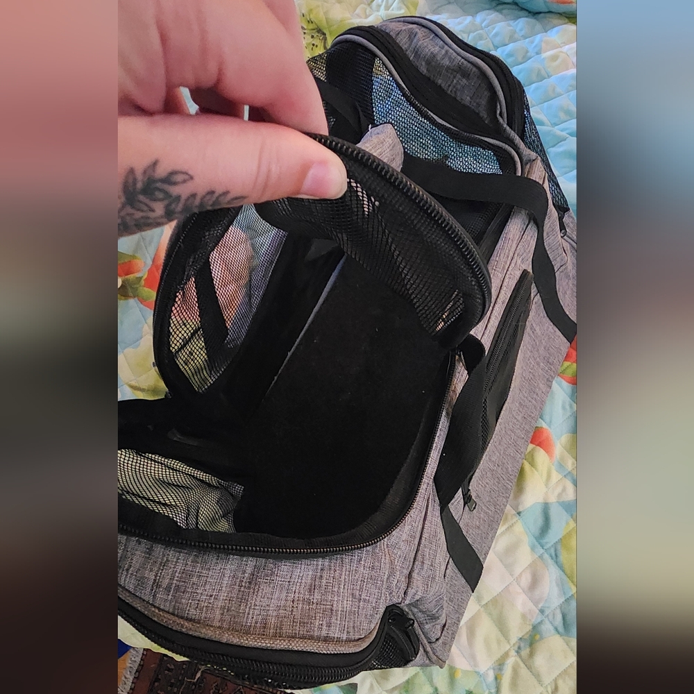 Pet Carrier - Picture 8 of 9